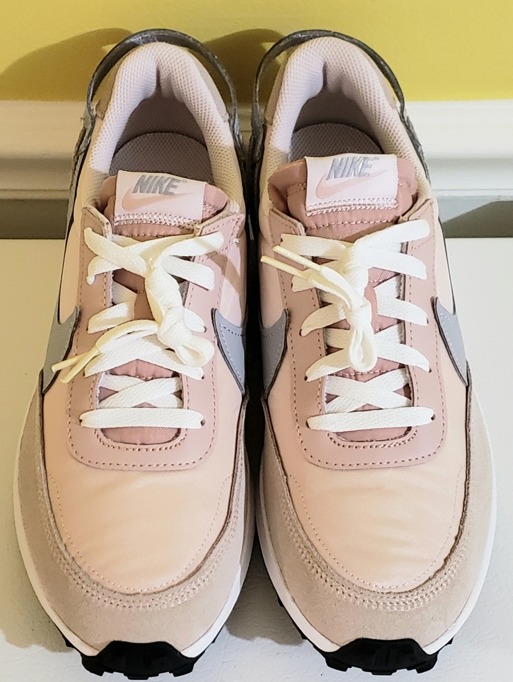 NIKE Women's Waffle Debut Athleisure Sneakers (10) Pink Oxford/Pearl Pink/Gray - Picture 5 of 9